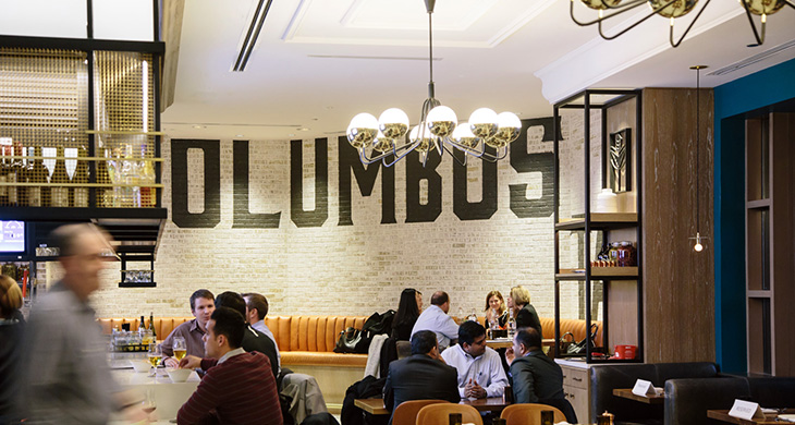 People eating at Columbus Tap Fairmont Chicago